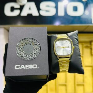 Casio Gold Metal Bracelet Quartz Watch - Elegant & Reliable Timepiece