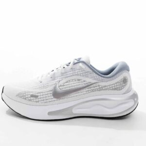 Nike White Fashion Sneakers with Subtle Black Accent - Stylish & Comfortable